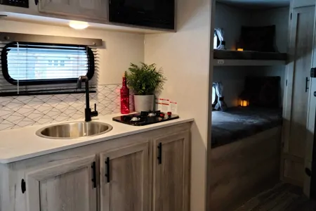 Escape - 191bhk/ Stoney Creek
