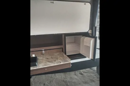 Coleman Lantern 244BH Travel Trailer