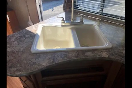 Prime Time Avenger 28 DBS Travel Trailer