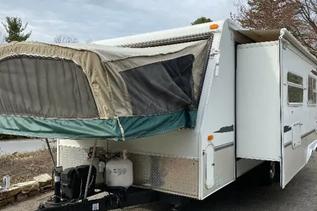 Very cozy trailer sleeping 7