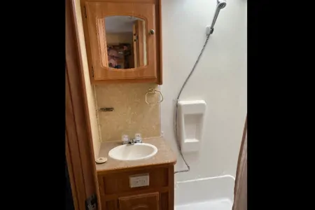 Very cozy trailer sleeping 7