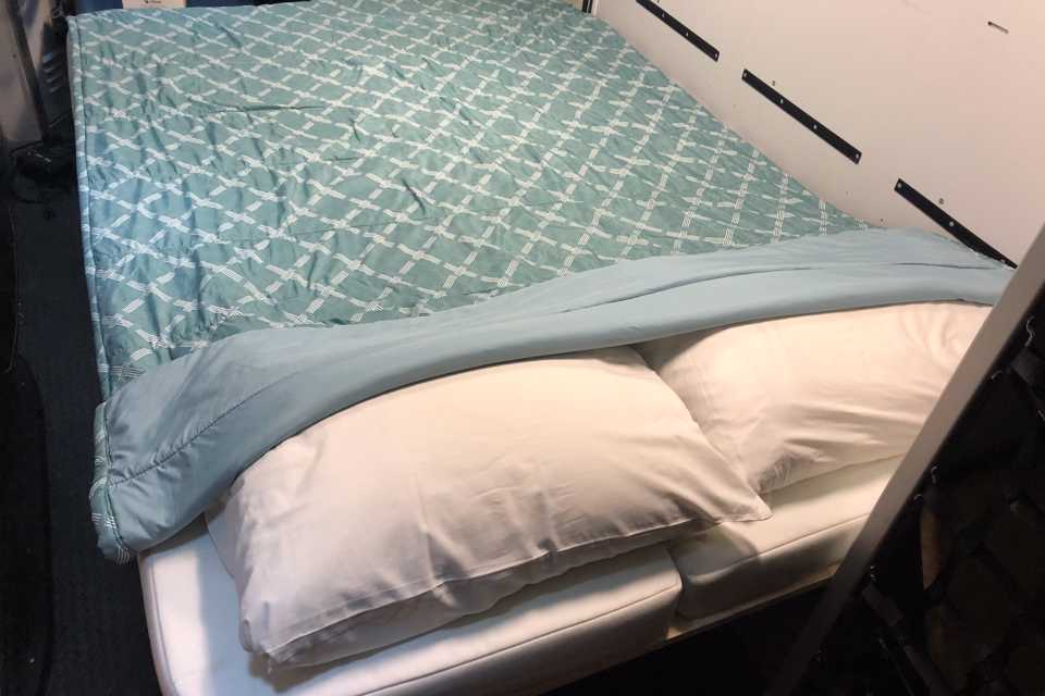 Rent my 2009 Chevrolet Express RV from $99/night | RVezy