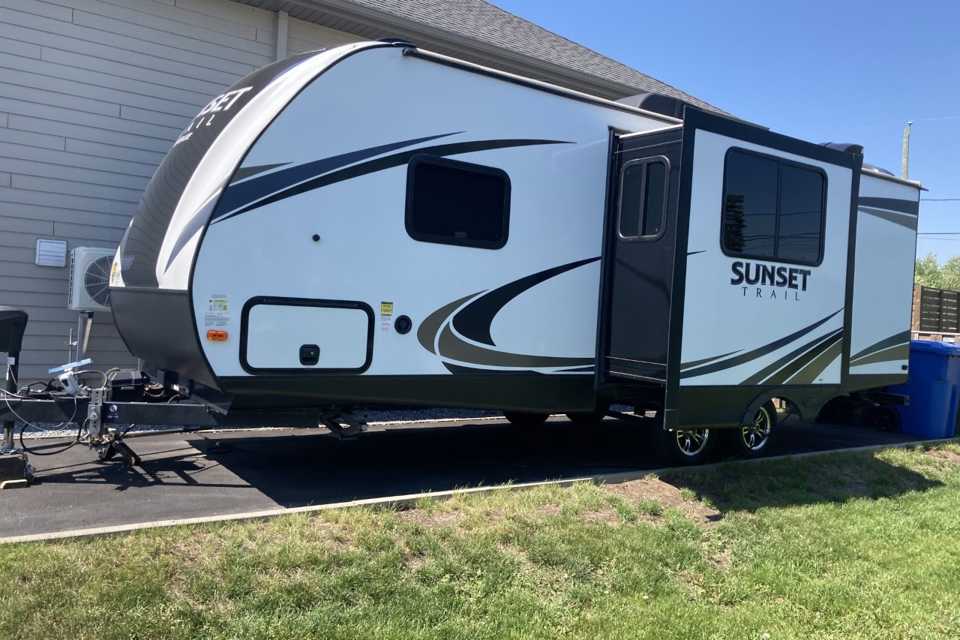 Rent My 18 Sunset Park Rv Inc 239bh 18 Rv From 170 Night Rvezy