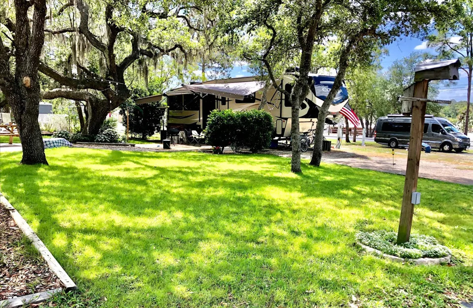 Sandy Oaks RV Resort Photos et caractéristiques du camping RVezy