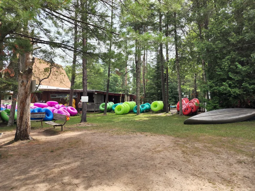 Paddle Brave Canoe Livery Pictures, Features & Amenities