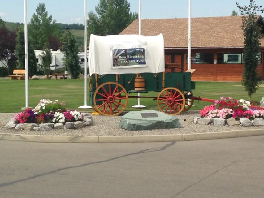 Bow Rivers Edge Campground Photos et caractéristiques du camping RVezy