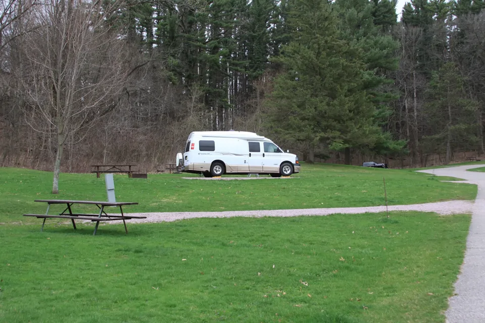 Quartzite Devils Lake State Park Pictures, Features & Amenities RVezy