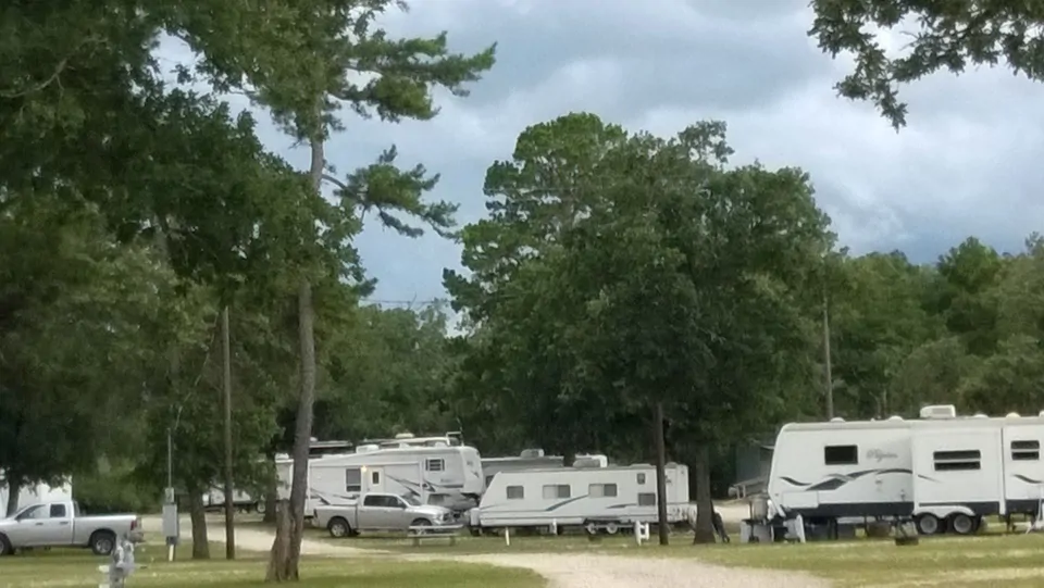 Camp Tonkawa Springs RV Park and Campground Pictures, Features