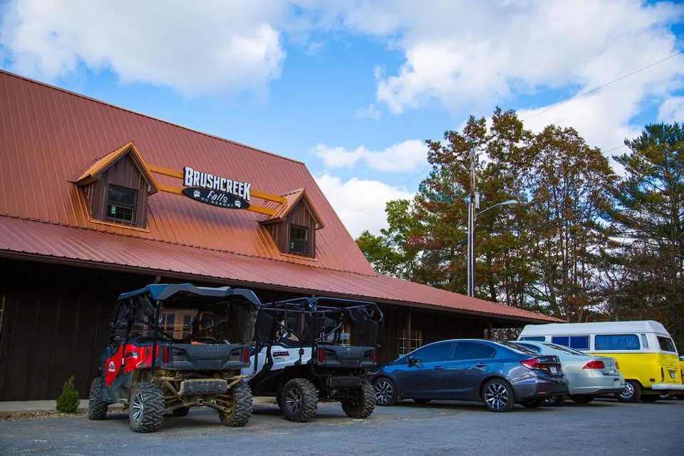 Brushcreek Falls RV Resort Photos et caractéristiques du camping RVezy