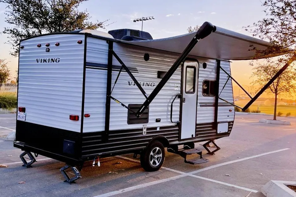 Papa Bear's Forest River Viking 17fqs Travel Trailer in Bakersfield, California