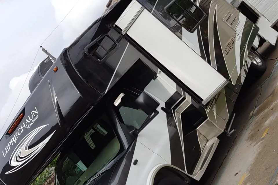 2017 Coachmen Lephrechaun 