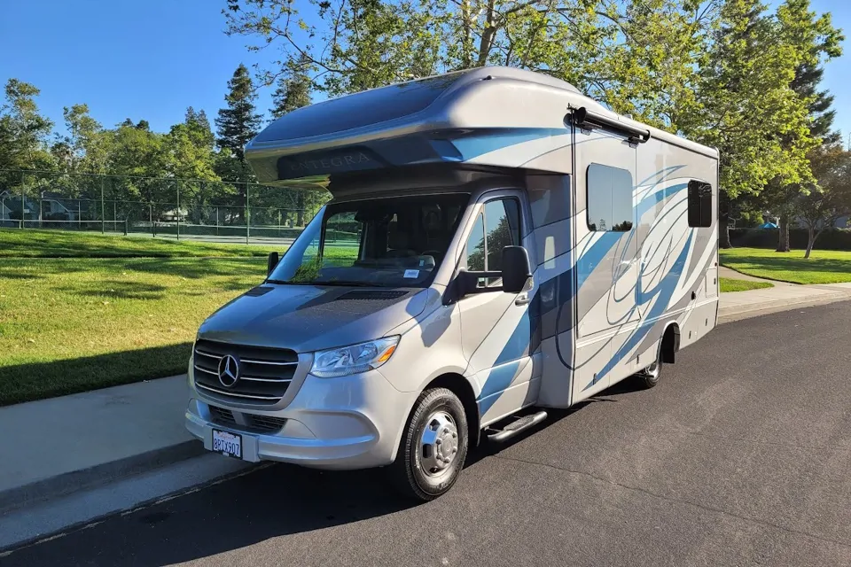 Entegra Coach QWEST 24T - Rusty's RV Adventure in Elk-Grove, California