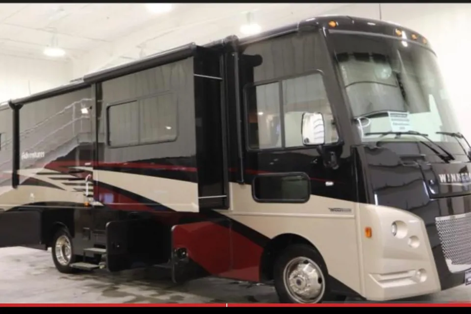 2019 Winnebago Adventurer