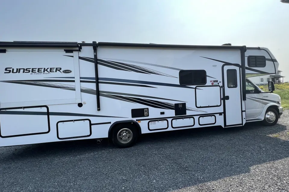 2022 Forest River Sunseeker 3010DS