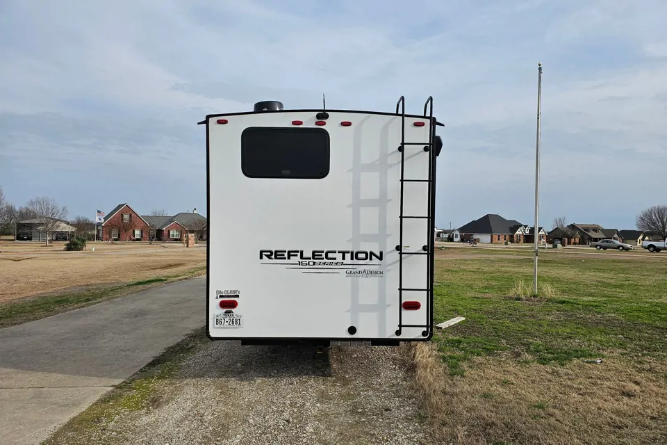 Terry's Grand Design Reflection 150 Fifth Wheel in Caddo-Mills, Texas