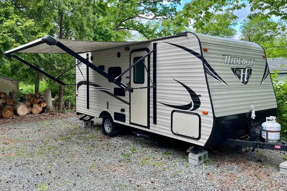 2017 Keystone Hideout 21"