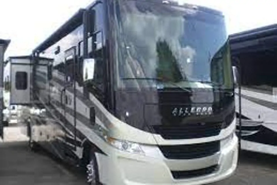 2017 Tiffin Motorhomes 36La