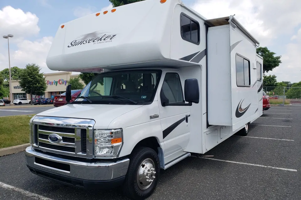 2014 Forest River Sunseeker 3170DS