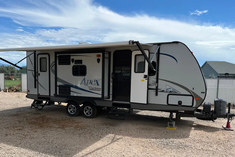2015 Coachmen Apex 259BHSS