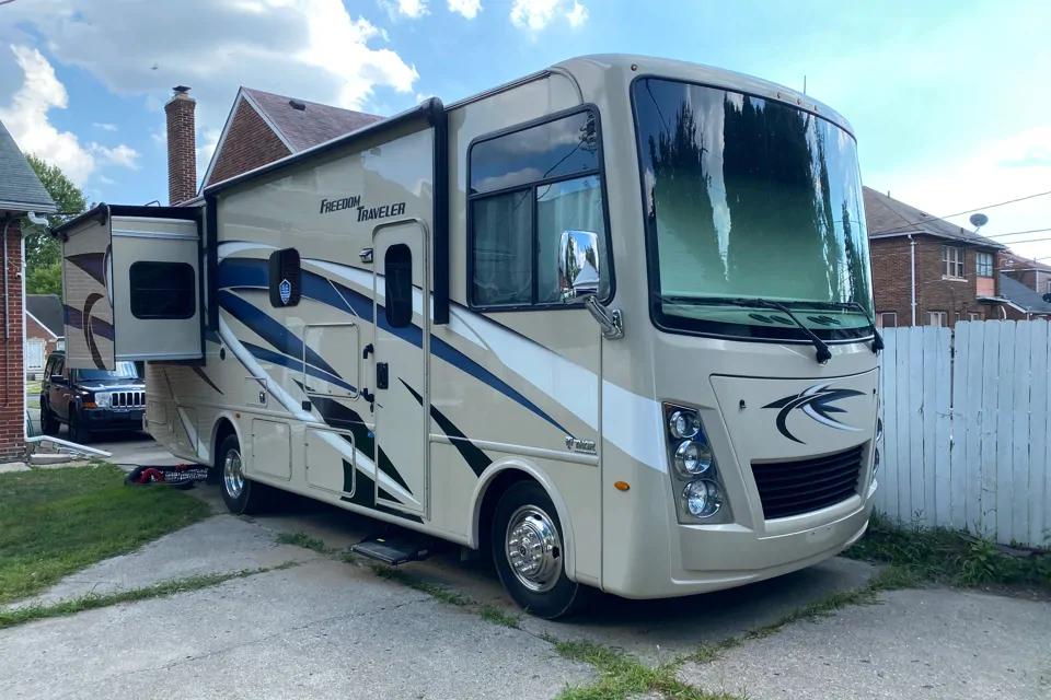 Hugs and Pam Freedom Traveler class A in Detroit, Michigan