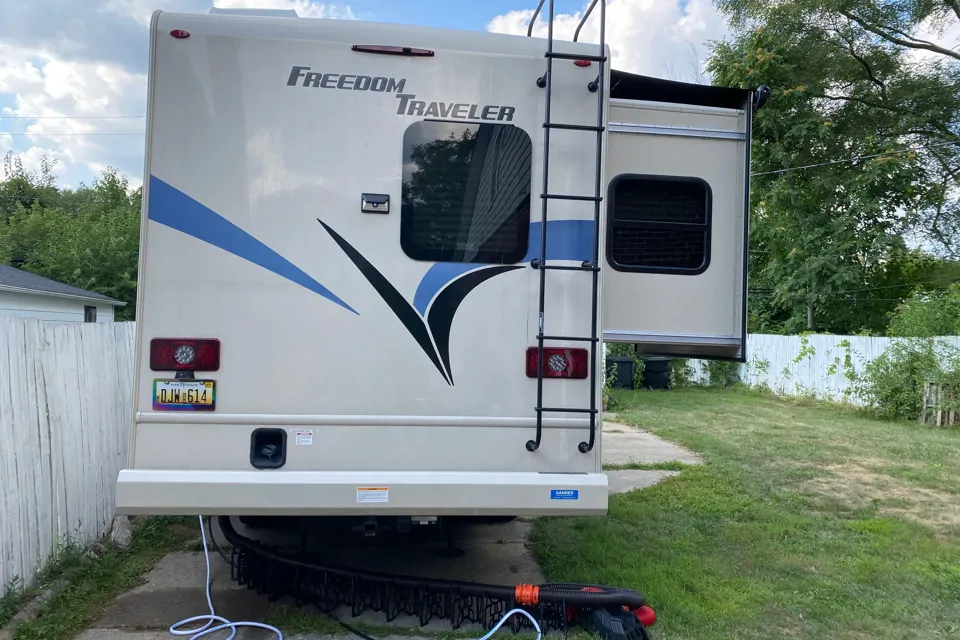 Hugs and Pam Freedom Traveler class A in Detroit, Michigan