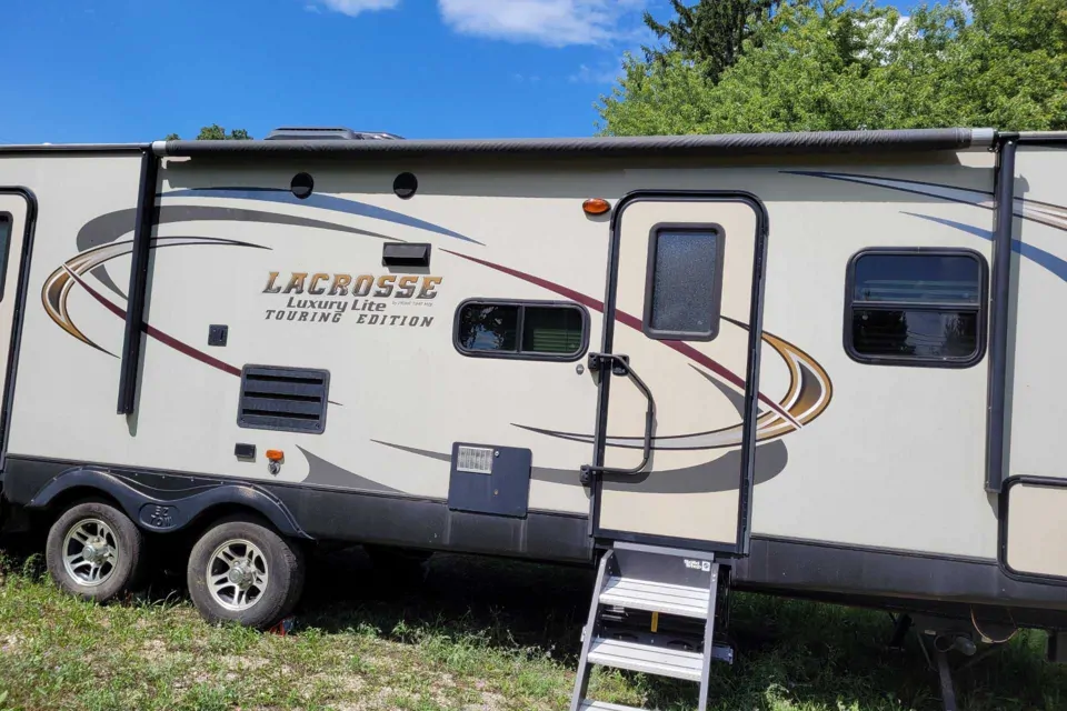 2015 Lacrosse Luxury lite