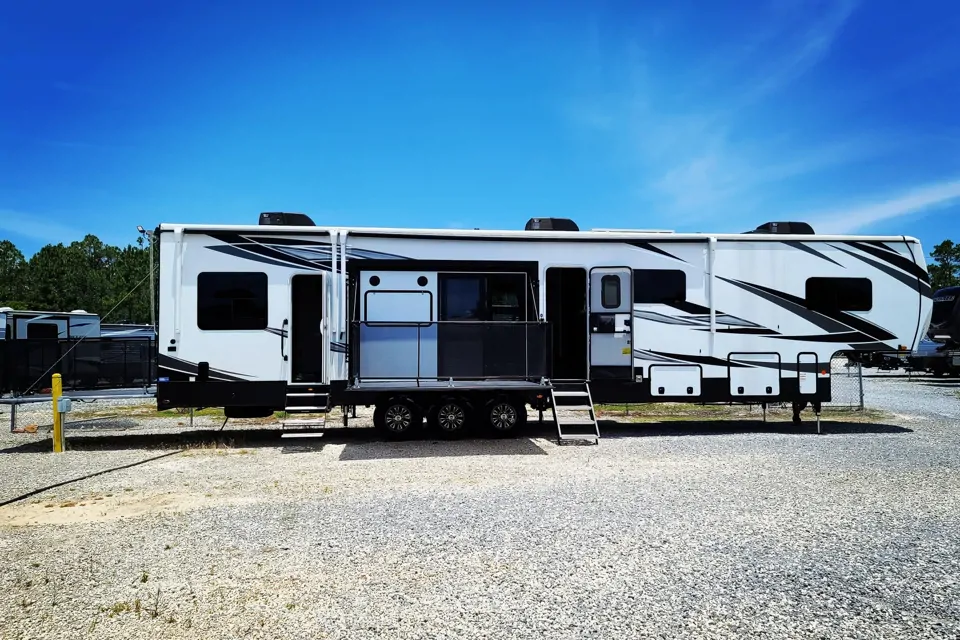 Ian's Jayco 4113 Fifth Wheel à Navarre, Florida