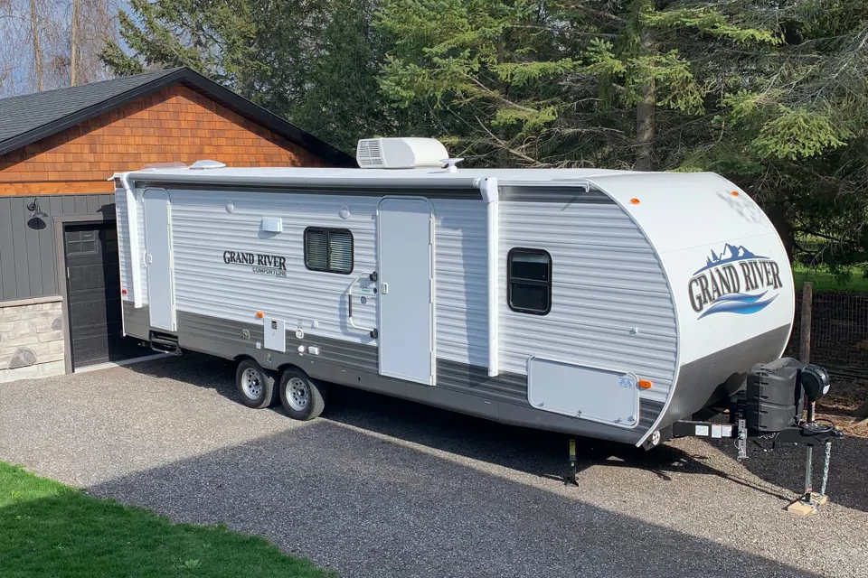 2021 Grand River Comfort Line