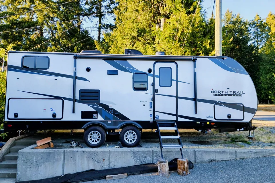 Aaron's Heartland North Trail Ultra-Lite 24BHS Travel Trailer in Cobble-Hill, British Columbia