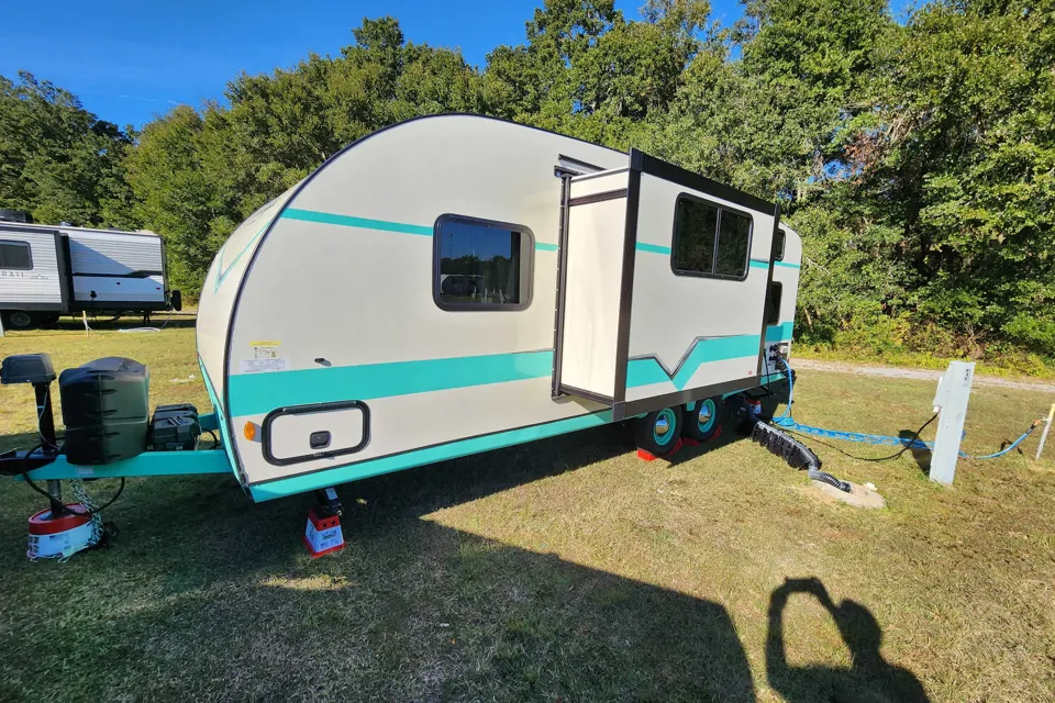 Delivery! New Queen Bed, bunkhouse Vintage Cruiser in Gulf-Breeze, Florida