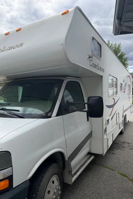 2005 GMC Coachman