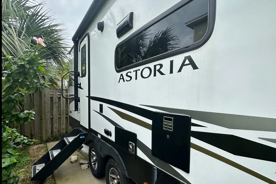 2022 Dutchmen Astoria 2203RB