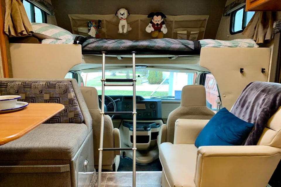 2017 Adventurer Manufacturing Adventurer 24DS*16