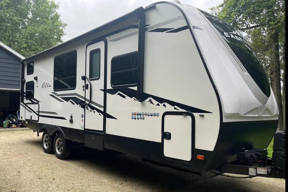 2021 East to West Alta 2100mbh