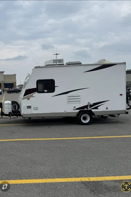 2010 Forest River Cherokee Grey Wolf