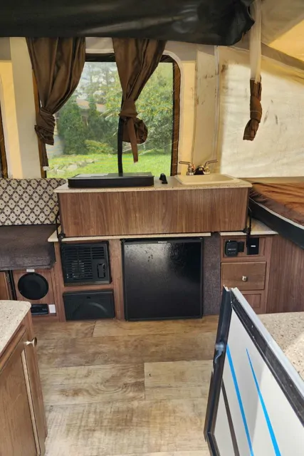 2017 Palomino Rv12st