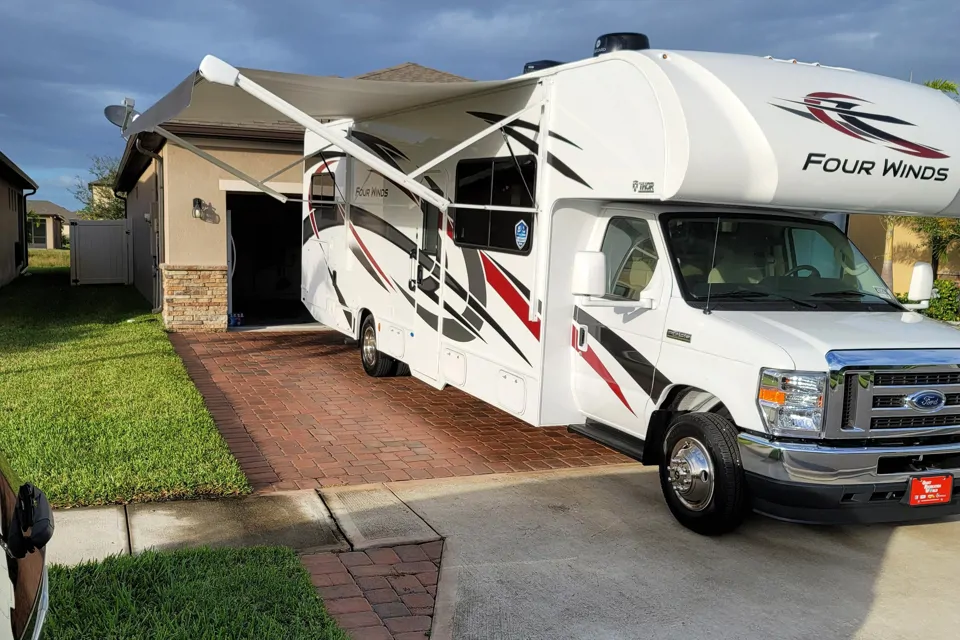 2022 Thor Motor Coach 31wv