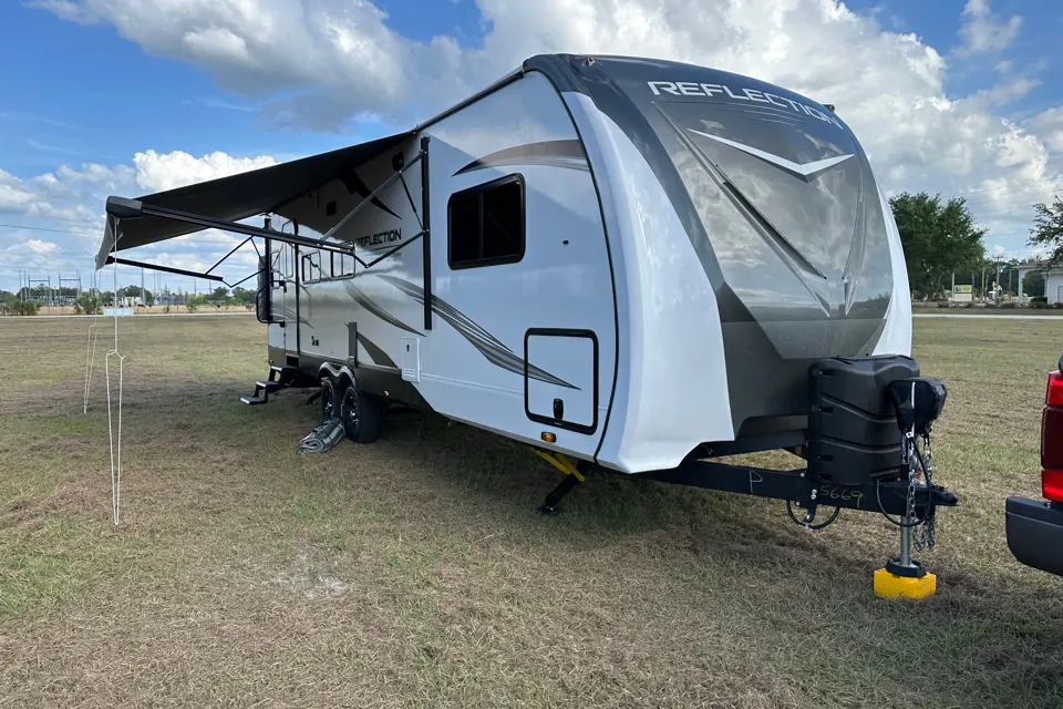 Fully Equipped 2023 Grand Design Reflection 296RDTS Travel Trailer in Eagle-Mountain, Utah