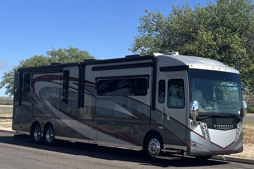 2016 Winnebago 42HD