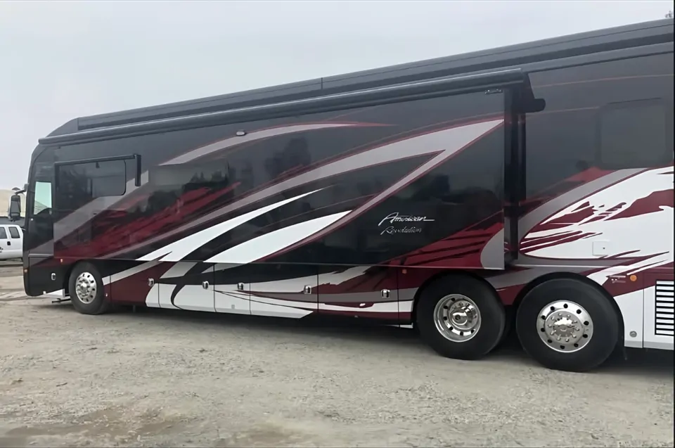 2020 American Coach American Coach