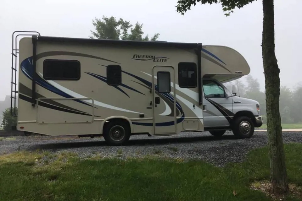 2018 Thor Motor Coach Freedom Elite