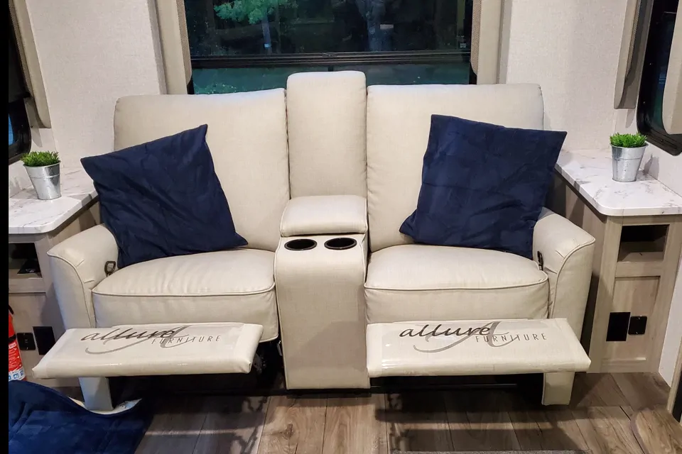 2022 Other East to West Alta 2850KRL