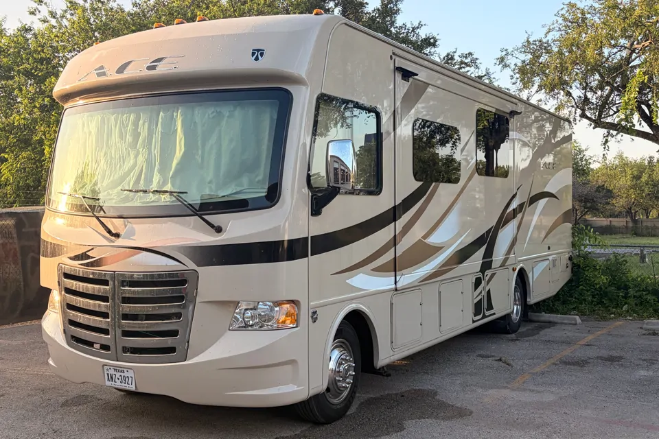 2015 Thor Motor Coach ACE