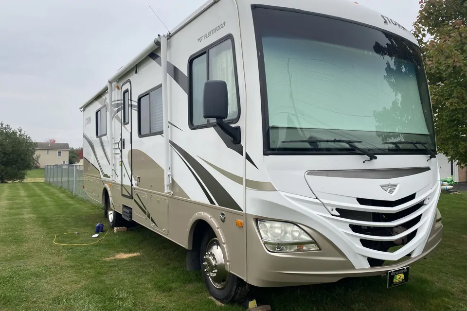 2011 Fleetwood Storm 32BH