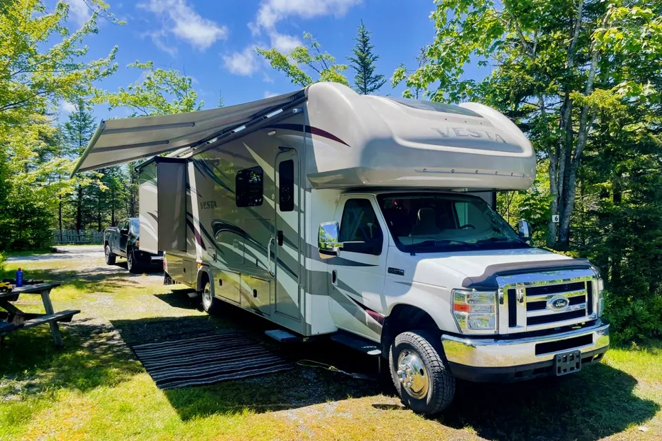 2017 Holiday Rambler Vesta 