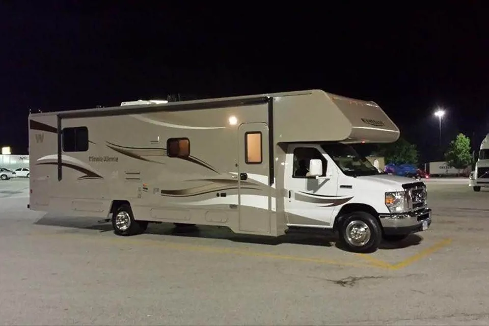 Adam's Winnebago Minnie Winnie Class C in Painesville, Ohio