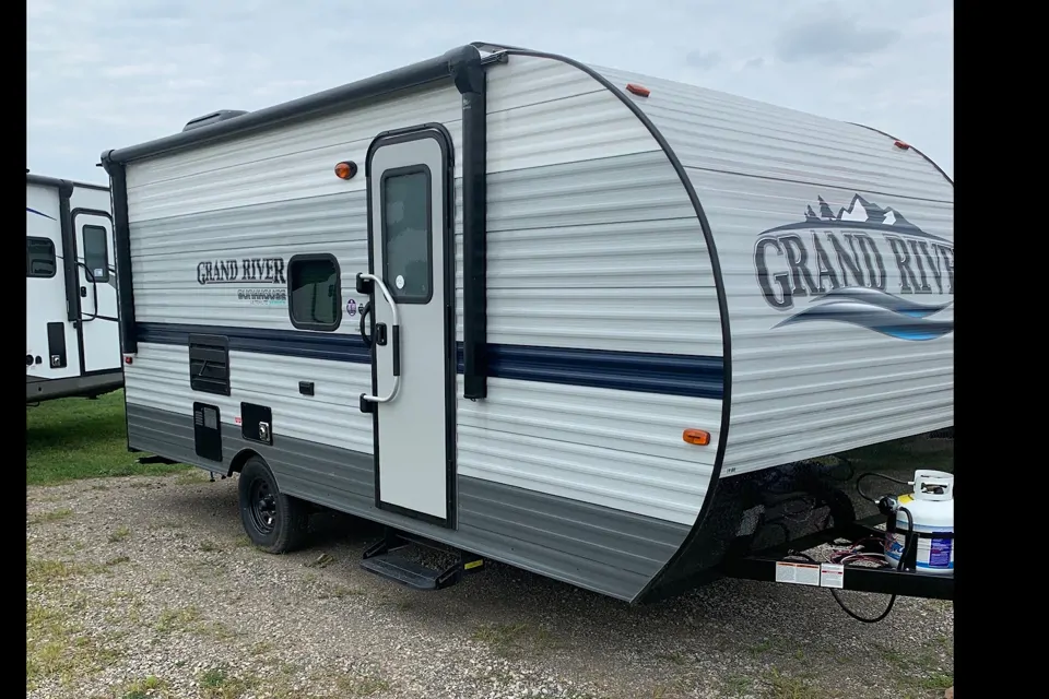 2021 Gulf Stream Grand River