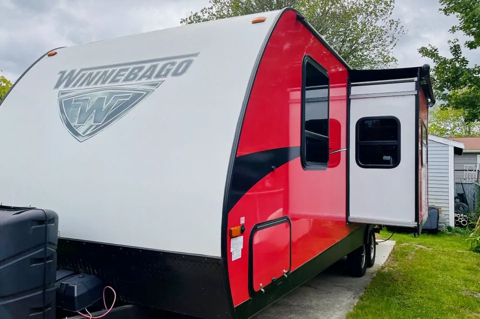 2018 Winnebago 2200SS