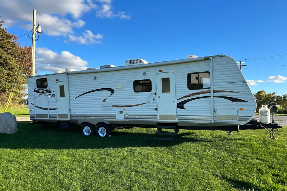 Heartland Jasper Trail 32BHS Travel Trailer in Brunner, Ontario