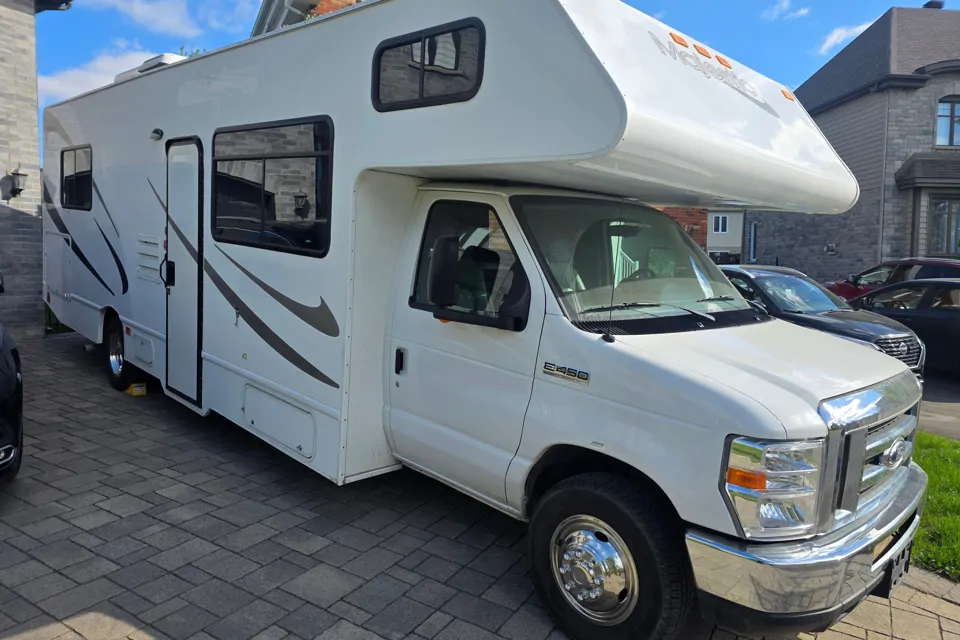 2019 Thor Motor Coach 28A Majestic